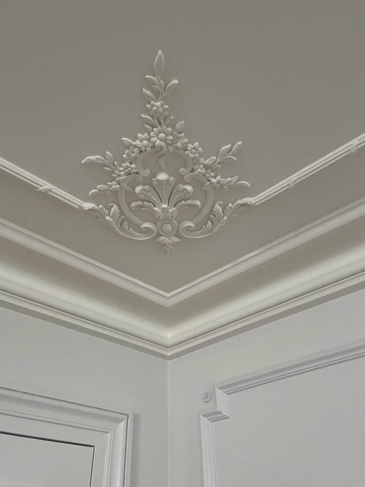 Stunning Ceiling Decoration Ideas with Molding and Trim Work