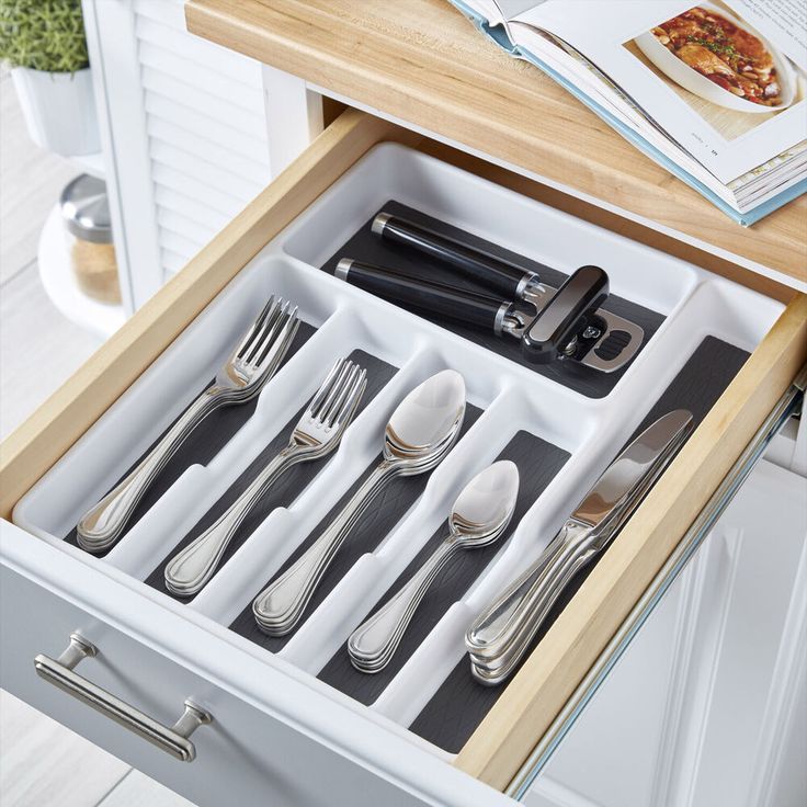 Cutlery and Utensil Drawers: Neat and Accessible